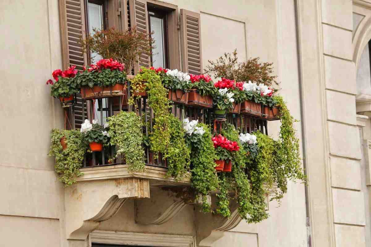 Balcone con fiori
