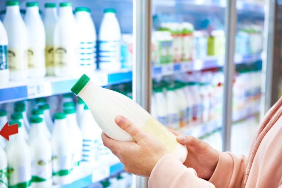 Presenza di corpi estranei: richiamato dal mercato questo latte intero