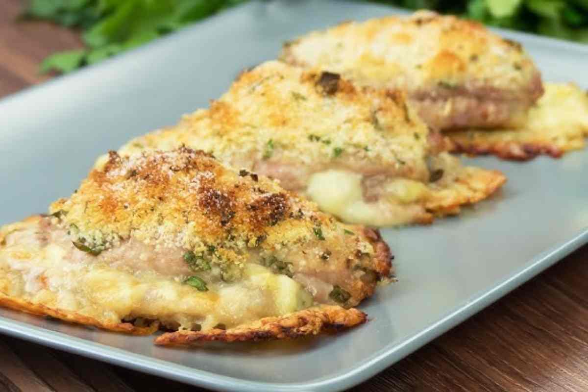 lonza e pecorino fritti in un piatto